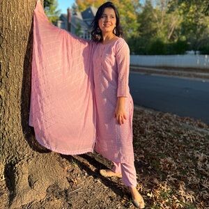Brand new: Elegant Pink Embroidered Kurta Set